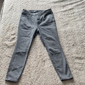 Old Navy Women's Skinny Jeans in Gray Wash